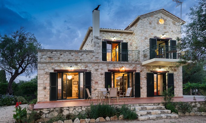 Akrotiri Villa | Il Belvedere di Akrotiri” is a perfect retreat!