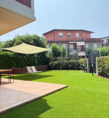 Marina di Carrara Apartment | Il giardino di Anna