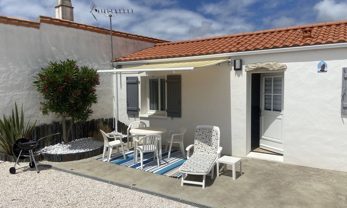 La Gueriniere House | ILE DE NOIRMOUTIER PRETTY HOUSE IN A QUIET AREA, FEET IN THE WATER