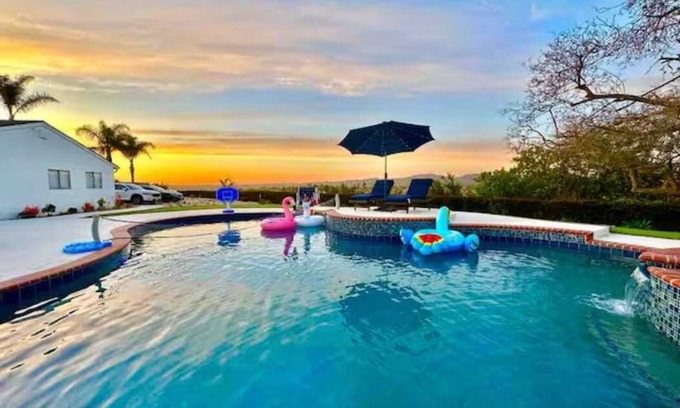 Del Cerro House | Immaculate 5BR Micro Resort with Heated Pool & Spa