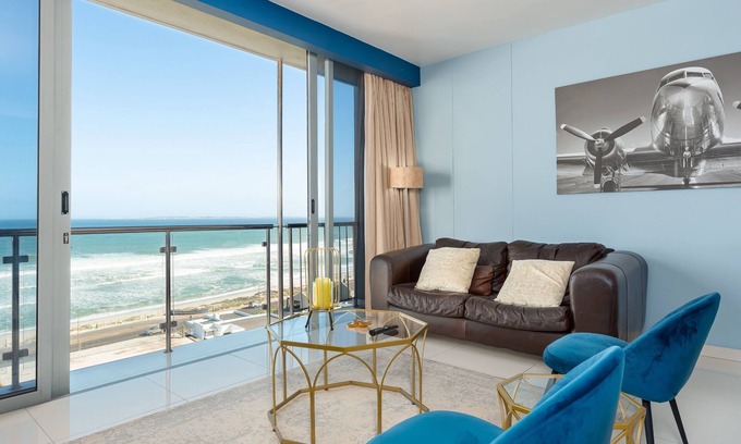 Bloubergstrand Apartment | Immaculate Sea Views from Beachfront Apartment