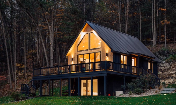 Rhinebeck House | Immaculate, Secluded Cottage w/Pond, Close to Town