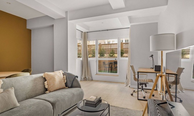 El Viso Apartment | Immpecable Chamartín 2BR w/terrace, by Blueground