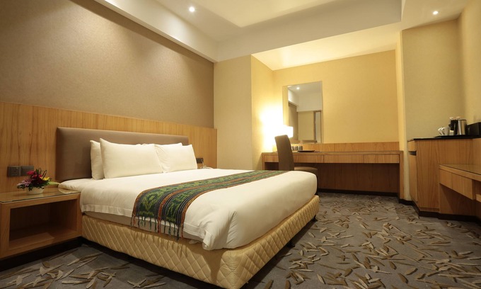 Kampung Surabaya Hotel | Imperial Riverbank Hotel Kuching