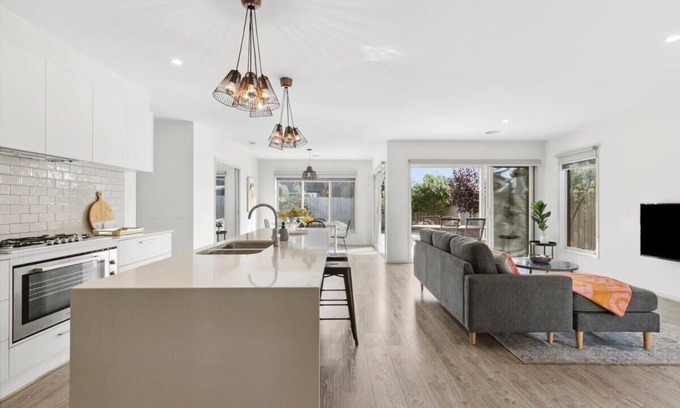 Ocean Grove House | Impress on Empress I 6 BR Pet-Friendly Family Home