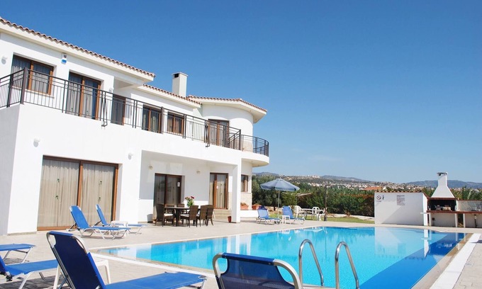Sea Caves Villa | Impressive Large Villa Huge Heated Pool Garden