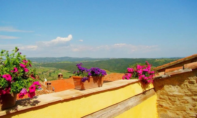 Montiano Apartment | In lovely hilltop village near the sea spacious panoramic house with 2 terraces