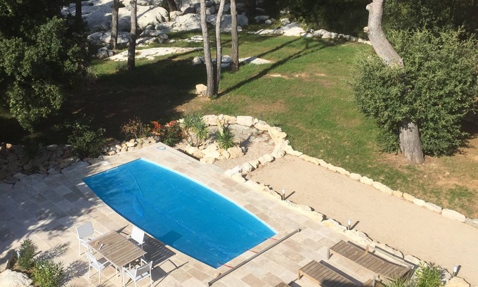 Signes Villa | In Provencal villa, Circuit Paul Ricard le Castellet.