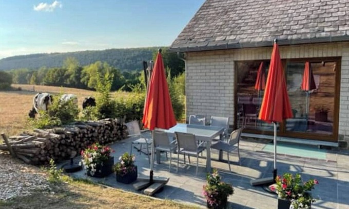 Olloy-sur-Viroin Cottage | In the Viroin-Hermeton nature park, Le gîte de la Champagne, pets allowed