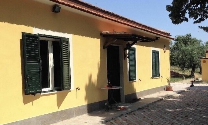 Pianella House | In the countryside between the sea and the mountains