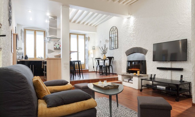 Annecy Old Town Apartment | In the heart of the old town, quiet loft with pretty sunny terrace