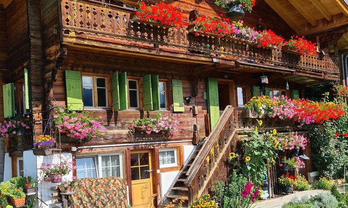 Le Sepey Ski Chalet | In the heart of the Vaud Alps, authentic Chalet des Ormonts dating from 1767