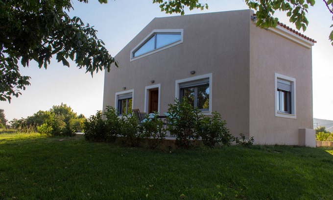 Eresos-Antissa House | In the 'Perivoli' house B