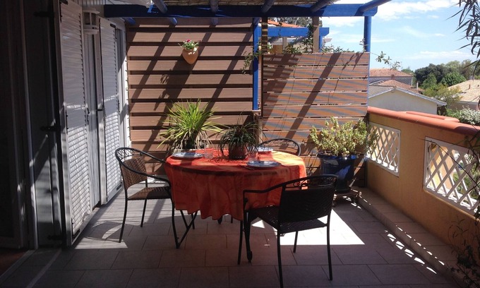 Gujan-Mestras Apartment | Independent T3 in large property, 74 m² upstairs with terrace