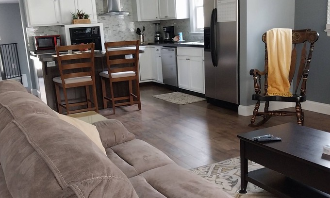 Tazewell House | Indigo Rest is just minutes away from the Back of the Dragon and Burkes Garden.