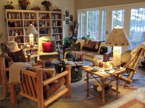 Friday Harbor Bed & Breakfast | Inn to the Woods