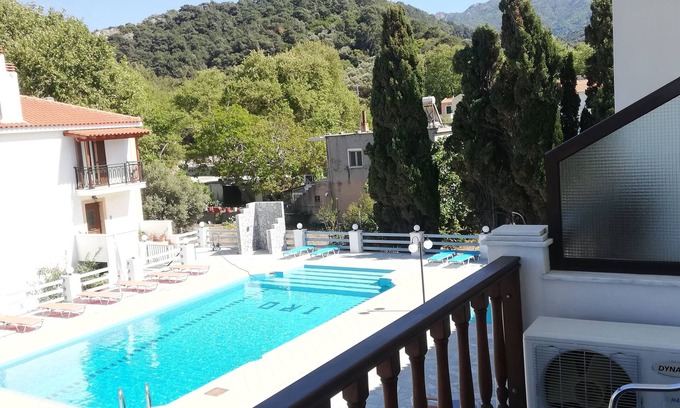 Agios Konstantinos Hotel | Iro's Residence