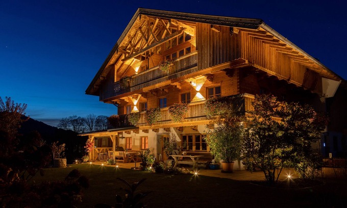 Gaißach Ski Chalet | Isarursprung chalet-style apartment *detached double bathtub with mountain view*