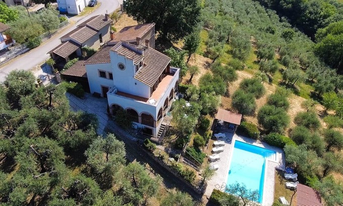 Castel dell’Aquila Villa | * VILLA in UMBRIA divided into 5 independent rooms + swimming pool + billiards *