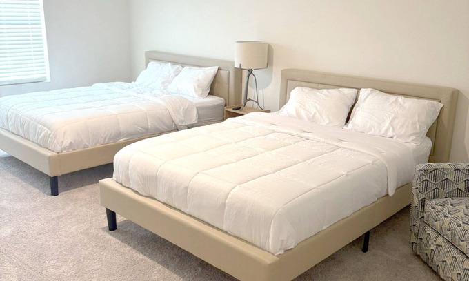 Weston House | Ivana Lodge 2-QueenBed 1Bath Retreat