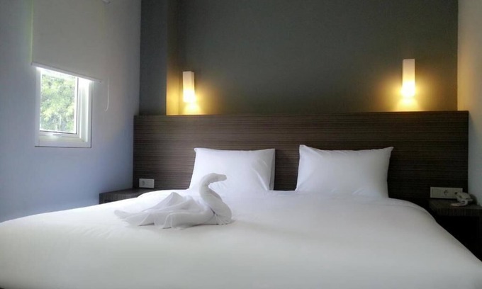 Bogor Timur Hotel | IZI Hotels