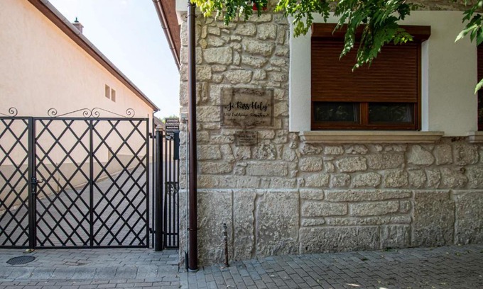 Erdobenye Apartment | JóKissHely Vendégház