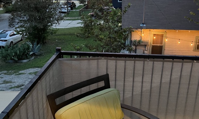 Chestnut House | Jaccuzi, Quiet, Clean, Spacious home nestled between downtown and UT.