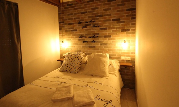 Casas del Abad Cottage | Jacuzzi in the room