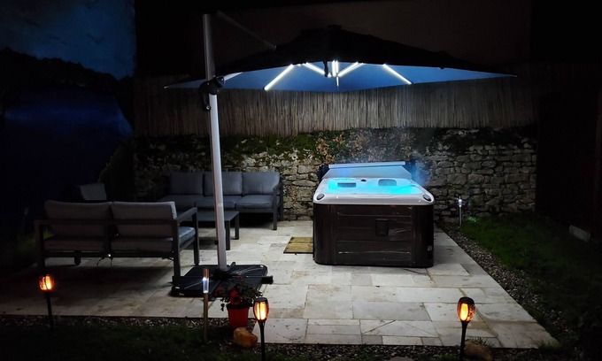 La Chatre Apartment | Jacuzzis ET Jardin Privatifs