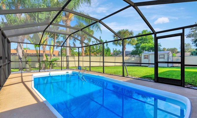 Apollo Beach House | Jamaican Relaxation 3 bedrooms heated pool and unique game room