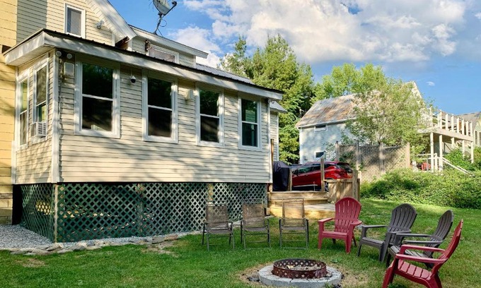 Montgomery Center House | Jay Peak Getaway on Trout River