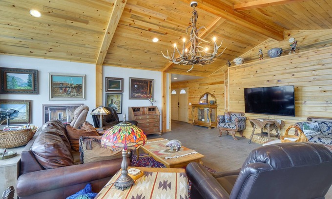 Jefferson House | Jefferson Home w/Mountain Views & Horse Pastures