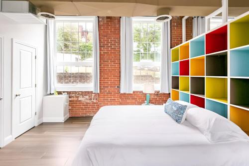 College Hill Apartment | Jennifer's Vibrant Historic Brick Loft Private Apartment