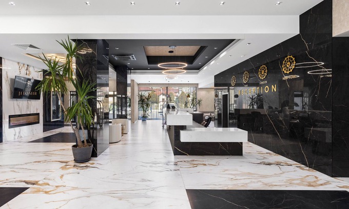 Montana Hotel | Jitomir Hotel