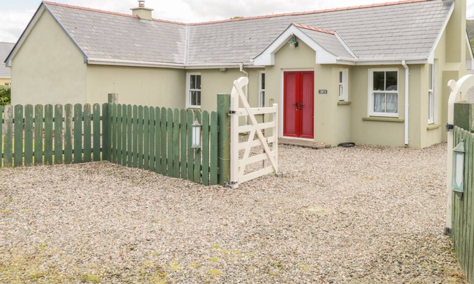 Ardara Cottage | JOE'S COTTAGE, family friendly in Ardara, County Donegal
