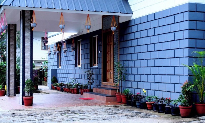 Kunchithanny Hotel | Johns Solitude