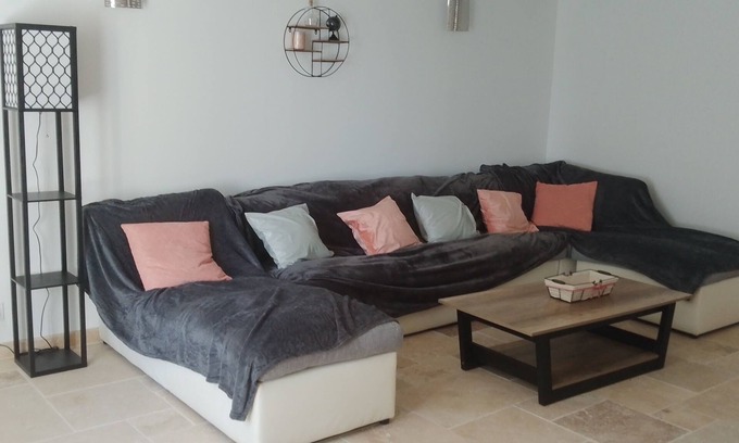 Pamproux House | Jolie Longère à la Campagne