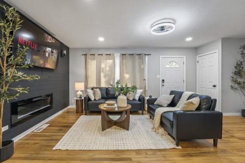 Joliet House | Joliet Cozy Oasis 4BR