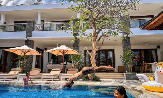 Batu Bolong Villa | Jos Villa Canggu - Space for all the Family by the beach