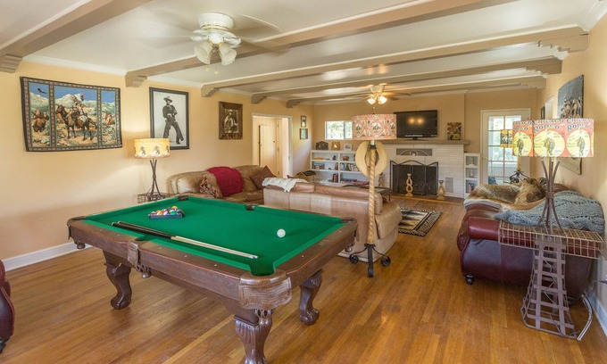 Julian House | JULIAN COUNTRY FARMHOUSE ON 55 BEAUTIFUL ACRES - BRAND NEW SPA-TRAILS-POOL TABLE