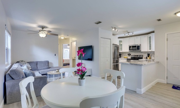 North Palm Beach Heights House | Jupiter Townhome w/Patio & Yard ~ 6 Mi to Beach!