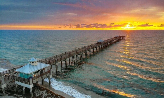 Bella Vista Condo | JupRent's - Beachy Keen - 2Bed/2Bath -Jupiter - Beach Pool Golf Fishing Biking