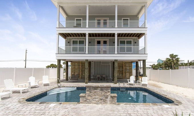 Navarre Beach House | Just Peachy-Private Custom Home w/Pool 2 Min Walk to the Beach!