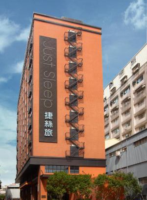 Sanchong Hotel | Just Sleep - Sanchong