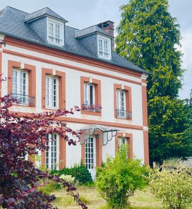 Saint-Nicolas-de-Sommaire Bed & Breakfast | Juste le bruit des fleurs