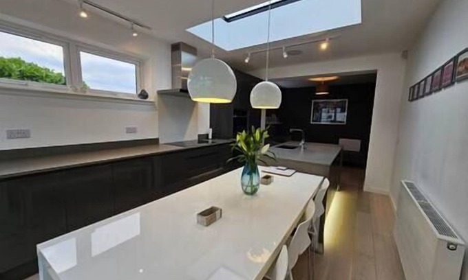 Ellemford House | Kaimes Kip: Stylish Edinburgh Five Bedroom Home