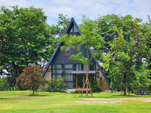 Ratchaburi House | Kaitoon's River House