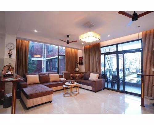 Khattalwada Apartment | Kasauli Hill Crest By Xaria luxury 3Bed 2Bedroom