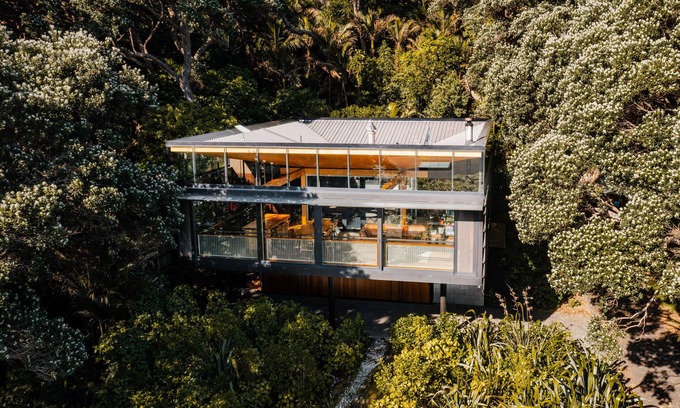 Piha House | Kawakawa House - Piha Holiday Home