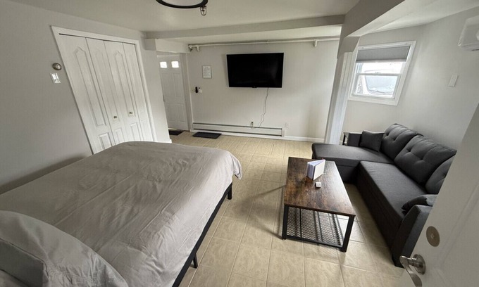 Old Lyme Apartment | Keel at Soundview · Beach+OceanView+Sunrise